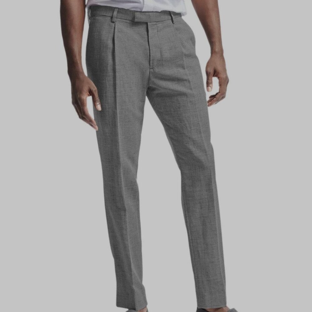 Banana Republic Gray Men's Dress Pants. Great color. Goes With Anything.